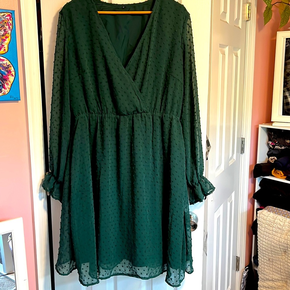 Emerald Green XL Boutique Dress, long sleeved, fully lined